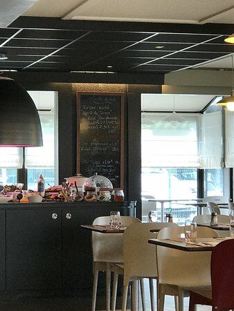 Le Restaurant Campanile Tarbes
