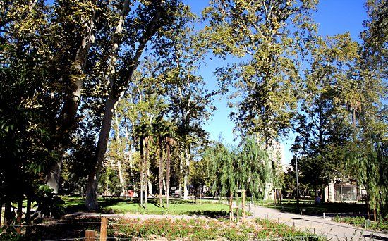Square Bir-Hakeim