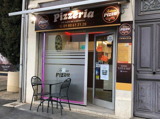 Ambiance Pizza Lunel