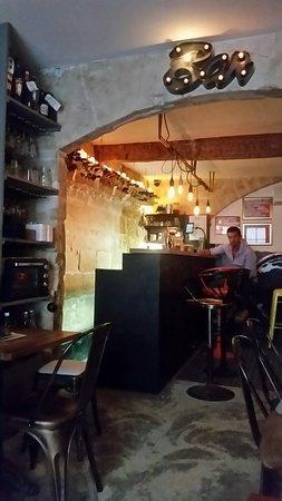 Fabulous Bar