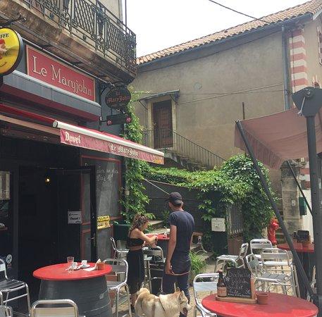 Le Maryjohn Pub