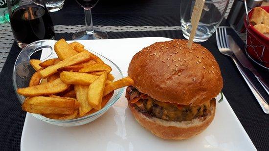 Restaurant le 104