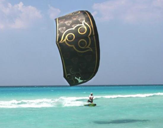CBCM Boarder Club Kitesurf & Sailing School