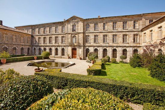 Château-Abbaye de Cassan
