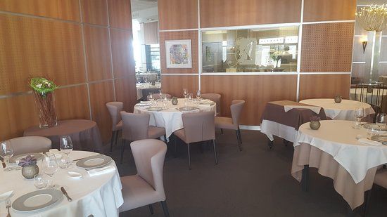 L'Ambassade