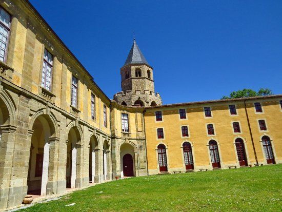 Musée Dom Robert et de la tapisserie du XXe siècle