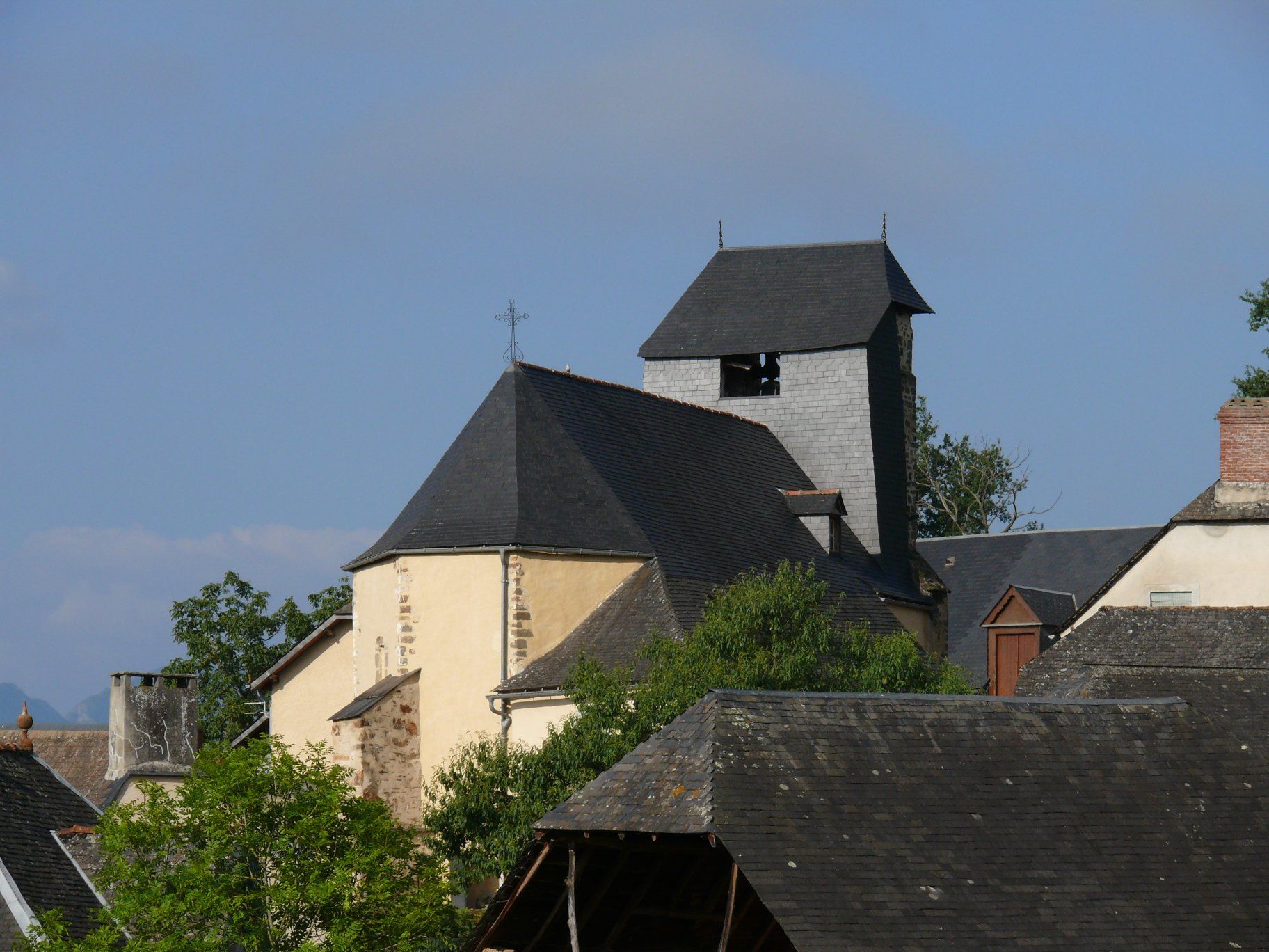 église Saint-Pierre de Julos
